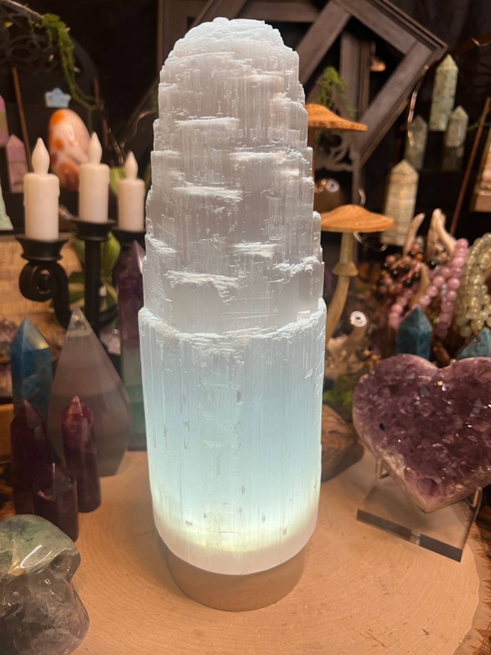 Selenite lamp with light base